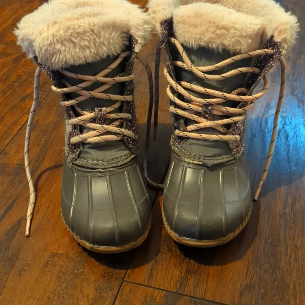 Girl boots